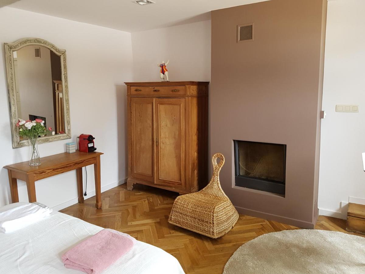 Bed and Breakfast Le Triboureau Экоссинн-д'Ангьен Экстерьер фото